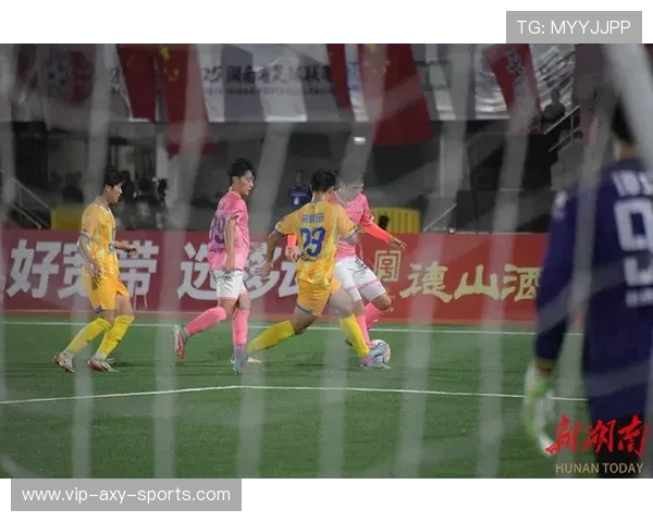 湘超联赛激战正酣 本土足球新势力崭露头角挑战传统强队