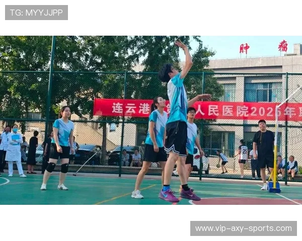 《激烈角逐与团队精神：2025年度国际体育赛事精彩瞬间回顾》