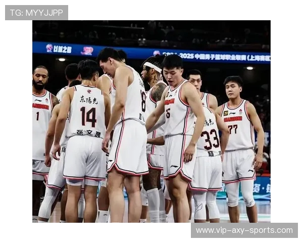 广东宏远迎战强敌，关键战役再启争冠征程，双方全力以赴争夺胜利